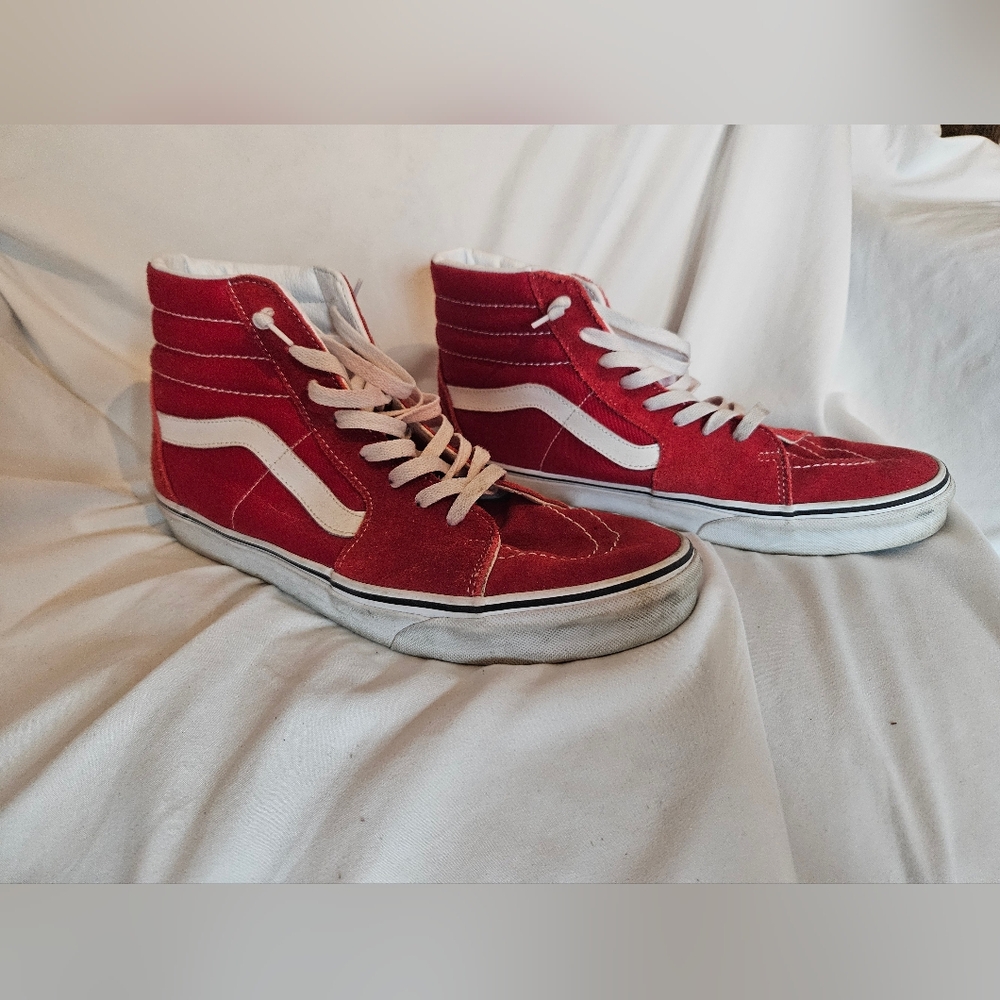 Vans Sk8-Hi Red / White High-Top Sneakers – Men’s 11.5 / Women’s 13